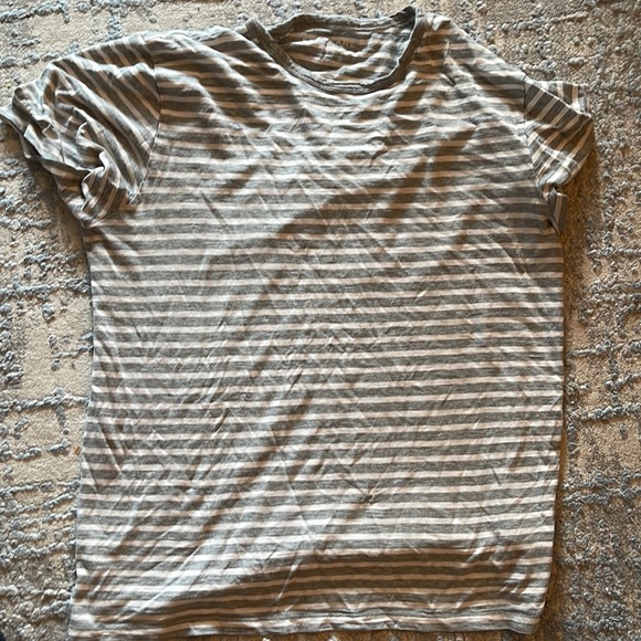 Everlane T-Shirt - Picture 1 of 1